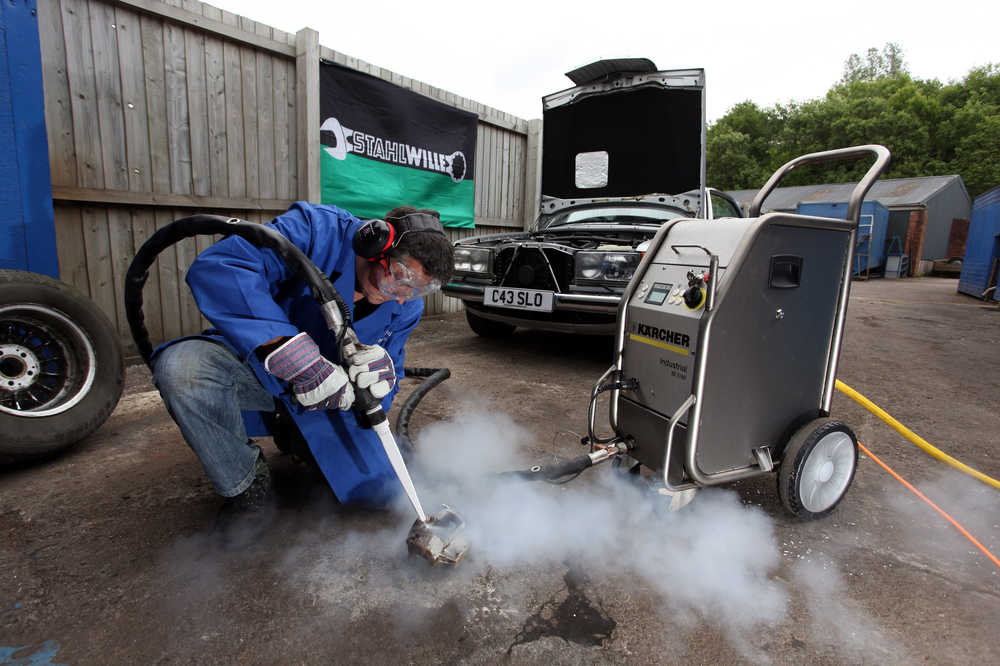 Dry ice cleaning work